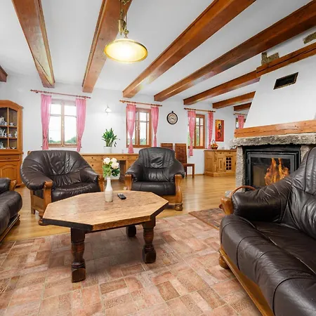 Roubenka Na Vyhlidce Villa *