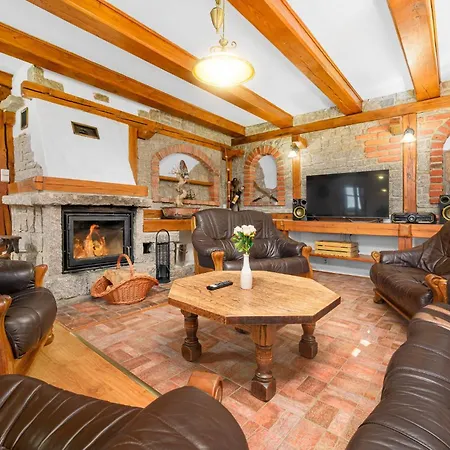 Roubenka Na Vyhlidce Villa *