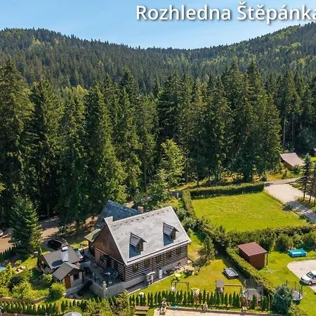 Roubenka Na Vyhlidce Villa *